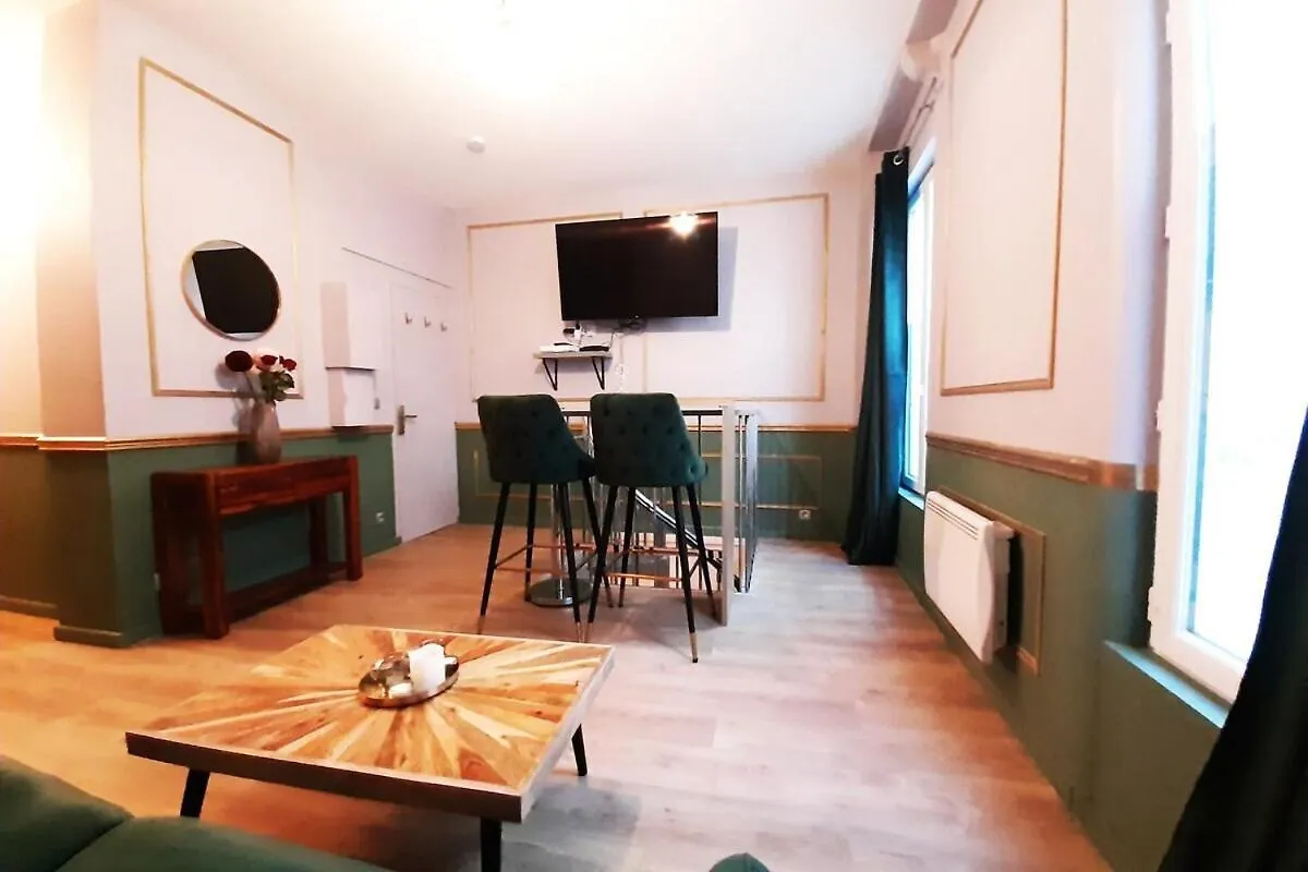 Guernica Apartment Paris Montmartre 0*,  France