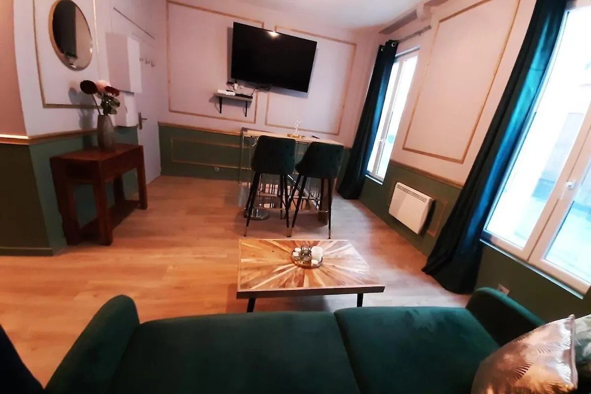 Guernica Apartment Paris Montmartre 0*,