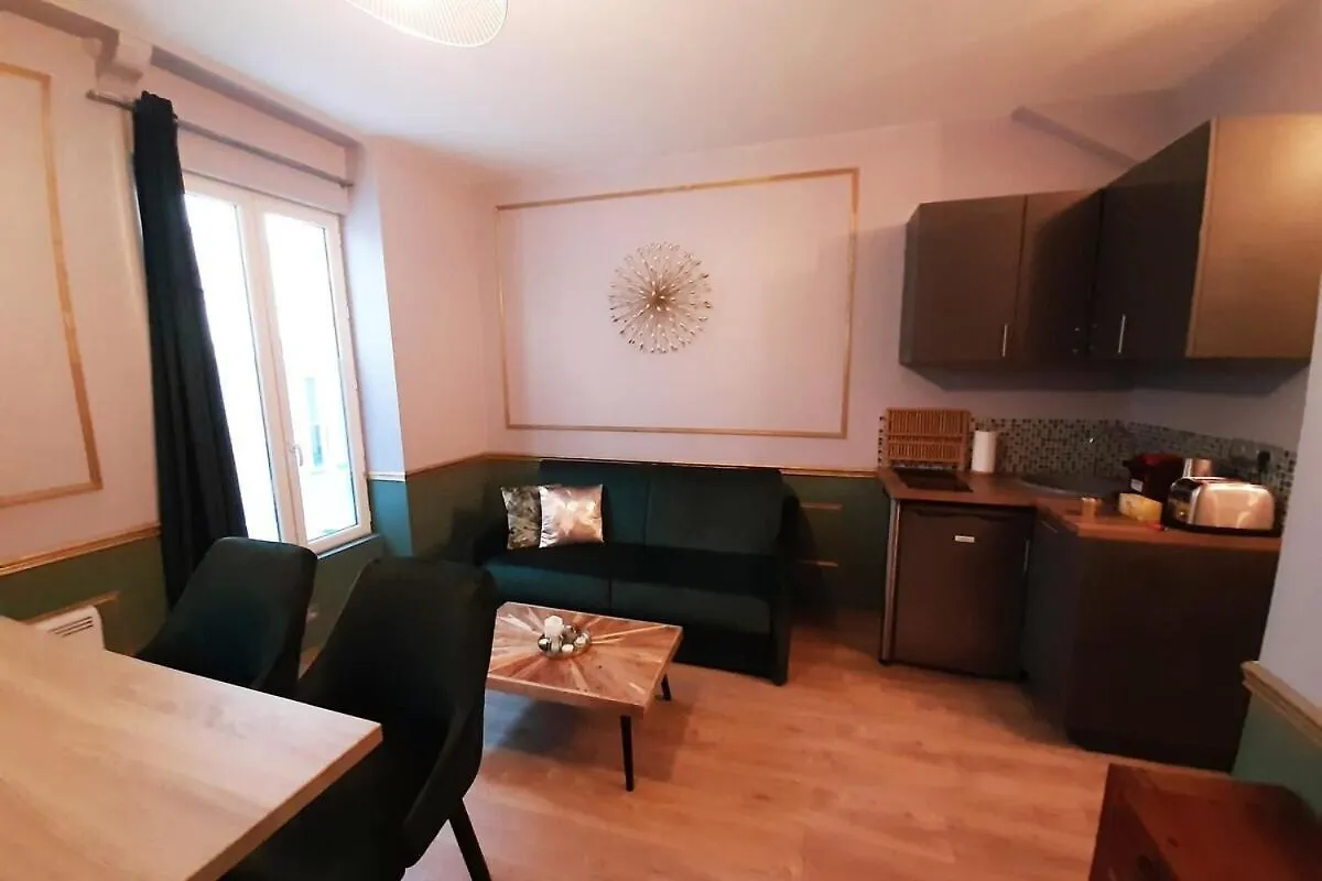 Guernica Apartment Paris Montmartre France