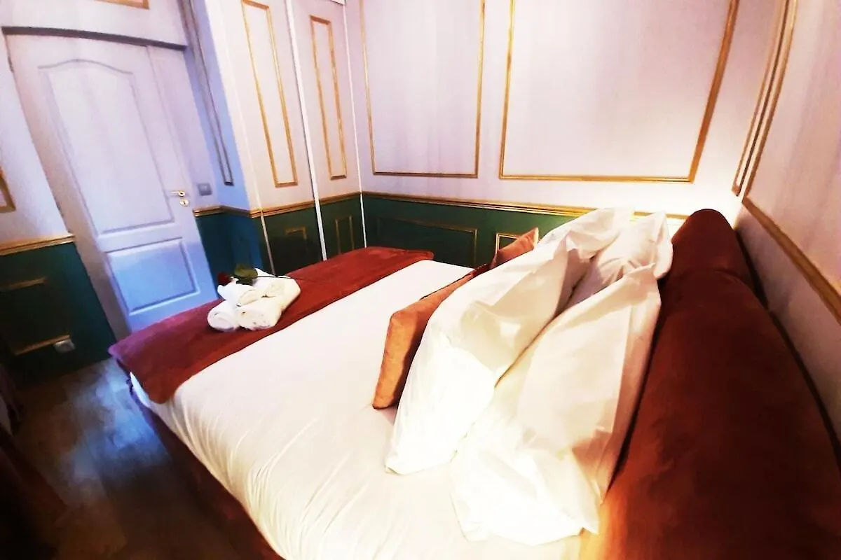 Guernica Apartment Paris Montmartre