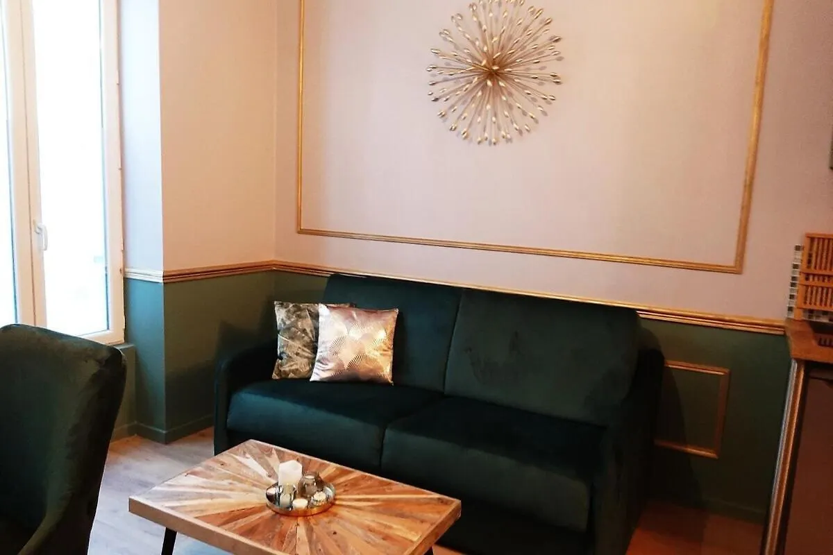 Guernica Apartment Paris Montmartre
