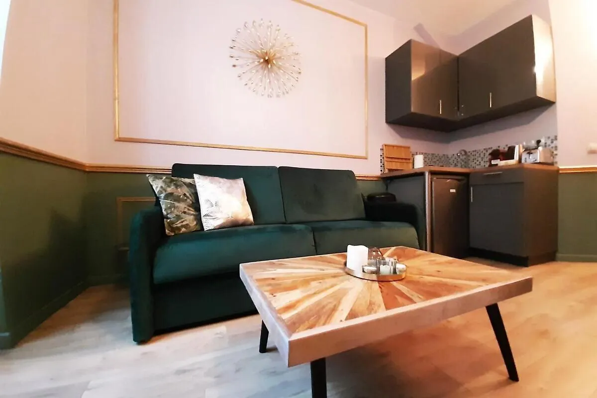 Guernica Apartment Paris Montmartre